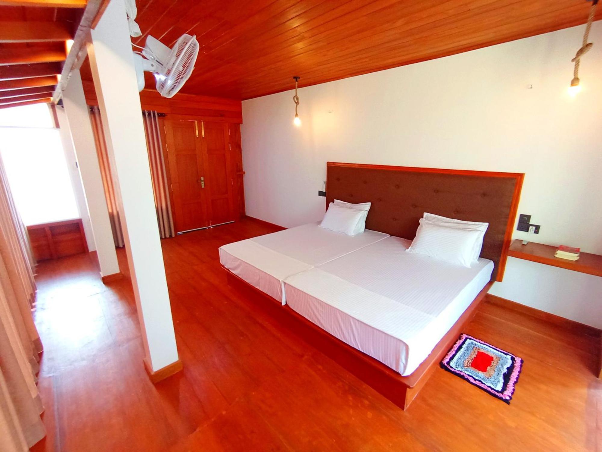 Thusara Guesthouse Mirissa Exterior foto