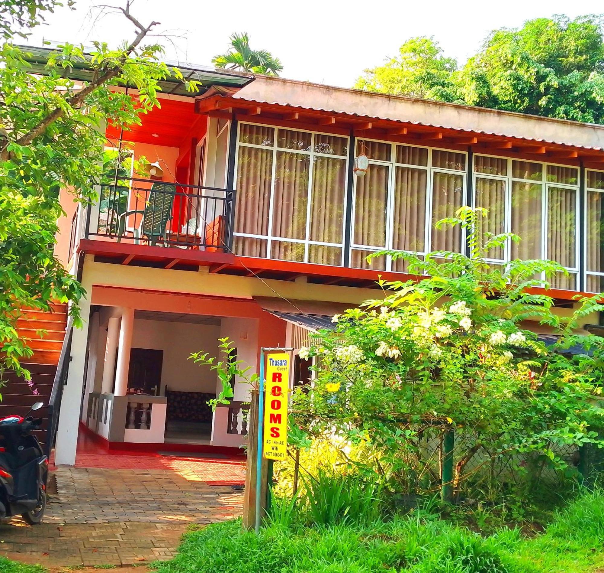 Thusara Guesthouse Mirissa Exterior foto