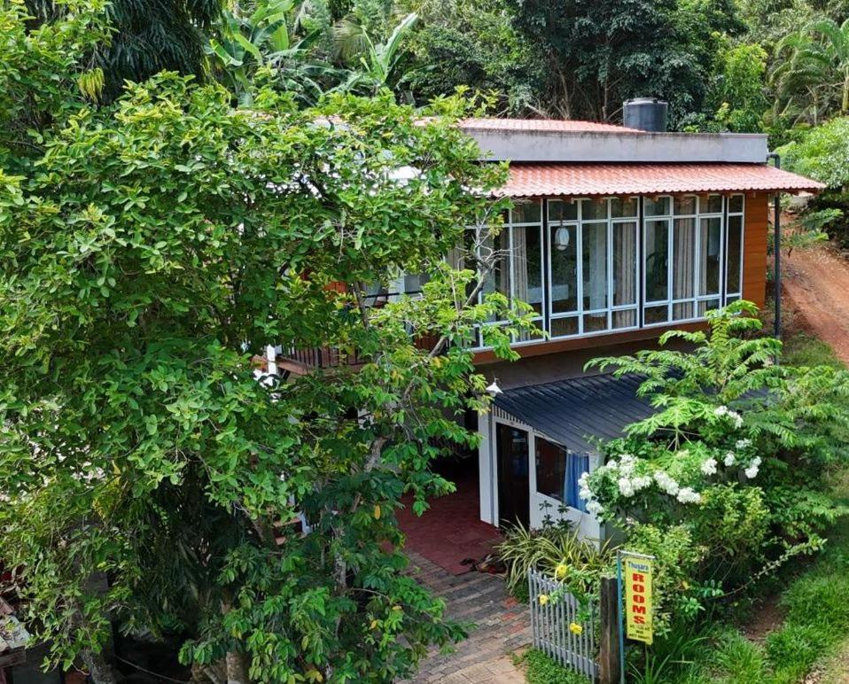 Thusara Guesthouse Mirissa Exterior foto